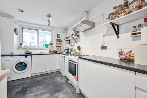 3 bedroom maisonette for sale, Bow Common Lane, Bow, London, E3
