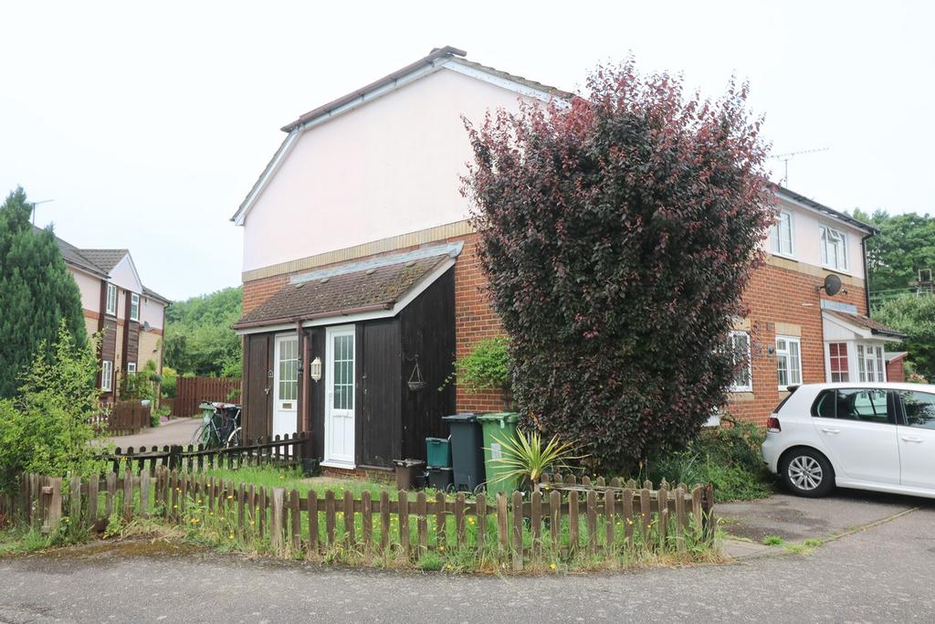 Thomas Rochford Way, Waltham Cross EN8 1 bed semidetached house £