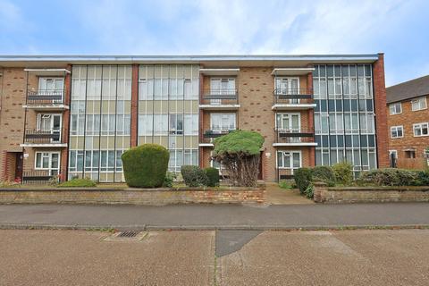 2 bedroom apartment for sale, Heaton Court, Cheshunt EN8