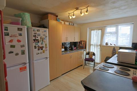 2 bedroom apartment for sale, Heaton Court, Cheshunt EN8