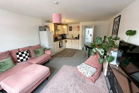2 bedroom maisonette for sale, Queens Road, Waltham Cross EN8
