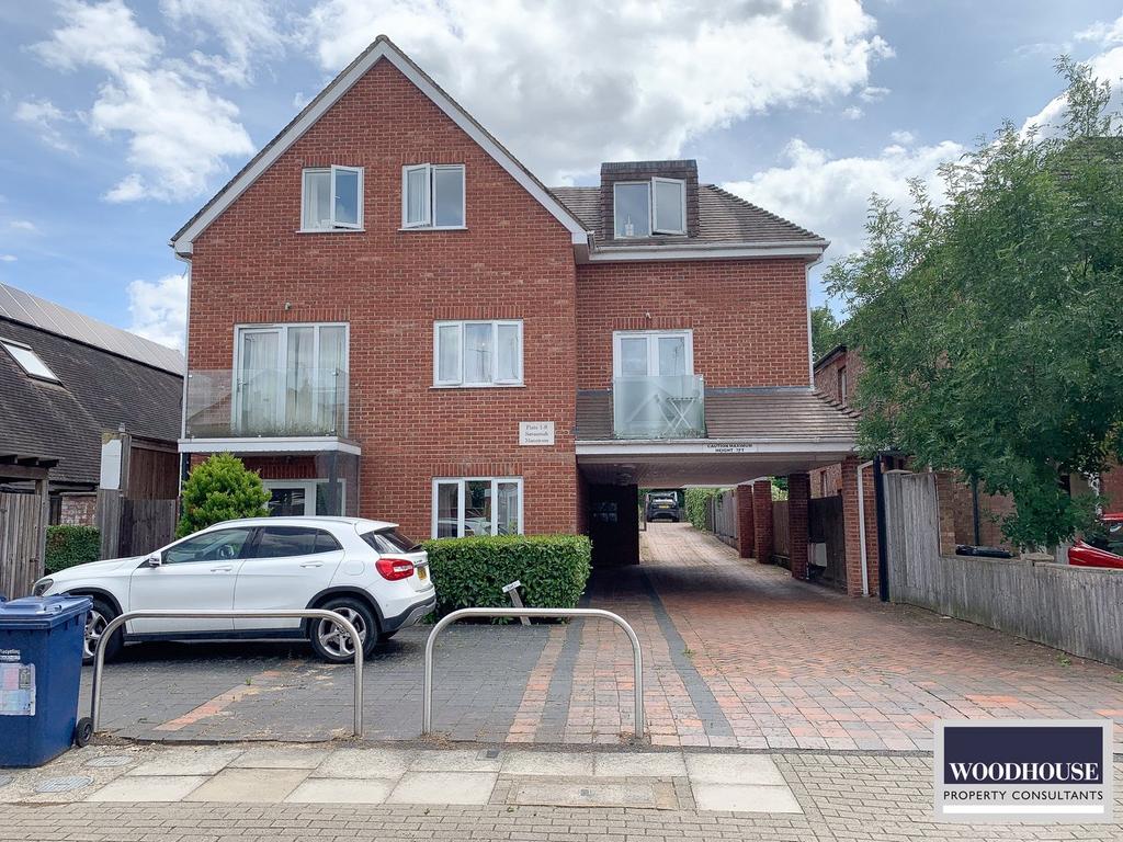 Leicester Road, EN5 2 bed apartment for sale £405,000