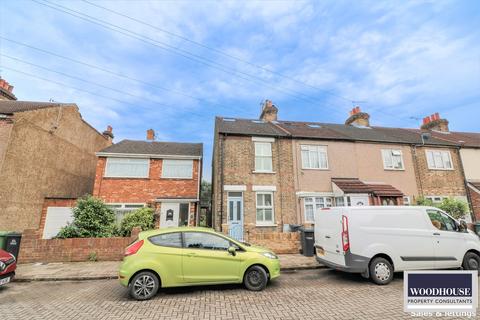 Waltham Cross - 3 bedroom end of terrace house for sale