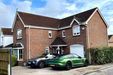 4 bedroom detached house for sale,  Hobby Horse Close, West Cheshunt EN7