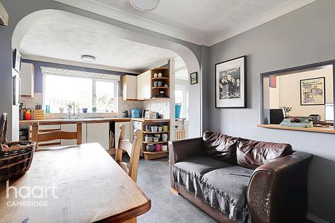 5 Dolls Close, Balsham, Cambridge, CB21 4EB