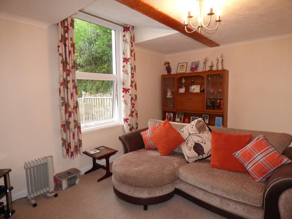College Road, Newton Abbot 2 bed £750 pcm (£173 pw)
