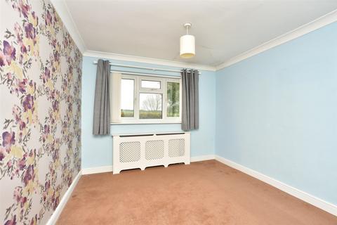 49 Castlefields, Istead Rise, Gravesend, DA13 9EJ