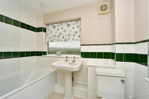 49 Castlefields, Istead Rise, Gravesend, DA13 9EJ