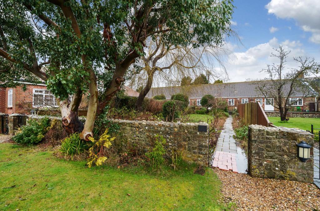 Barton Close, Nyetimber, PO21 2 bed terraced house for sale £425,000