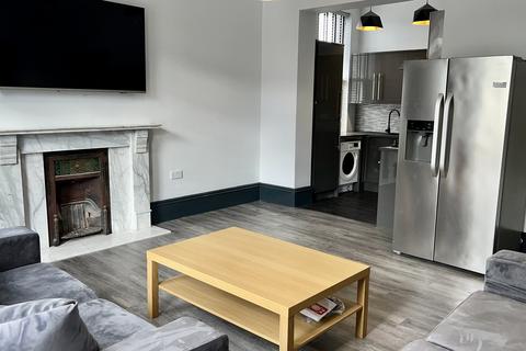 5 bedroom flat to rent, Jesmond, Tyne and Wear NE2