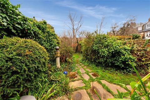 74 Lenthall Road, London, E8 3JN