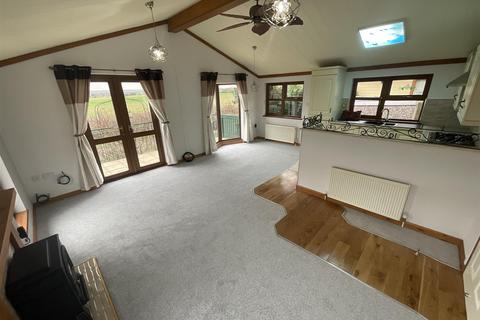 2 bedroom park home for sale, Hayes Chase, Battlesbridge, Wickford, Essex