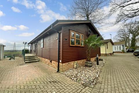 2 bedroom park home for sale, Hayes Country Park, Battlesbridge, Wickford, Essex