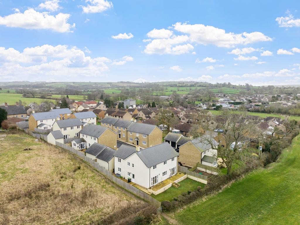Mosterton, Beaminster, Dorset 5 bed detached house - £600,000