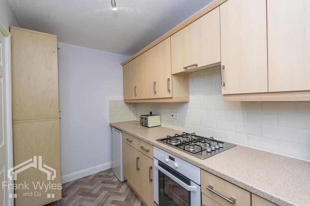 West Cliffe, Lytham St Annes, Lancashire 2 bed terraced house to rent