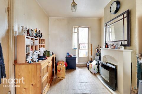 151 Chandos Road, London, E15 1TX