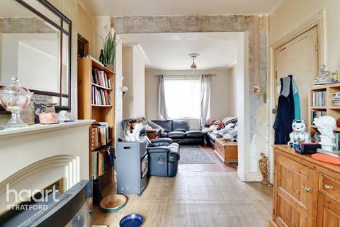 151 Chandos Road, London, E15 1TX