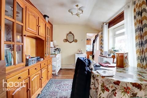 151 Chandos Road, London, E15 1TX