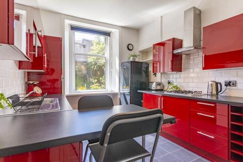 2 bedroom flat to rent, 2509L Annfield Street, Edinburgh, EH6 4JJ