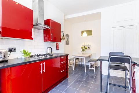 2 bedroom flat to rent, 2509L Annfield Street, Edinburgh, EH6 4JJ