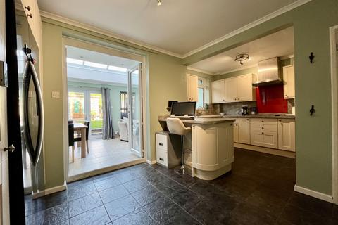 4 bedroom semi-detached house for sale, St. Philips Avenue, Eastbourne, East Sussex, BN228NB