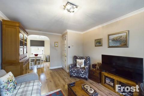 2 bedroom maisonette for sale, The Maltings, Church Street, Staines-upon-Thames, Surrey, TW18