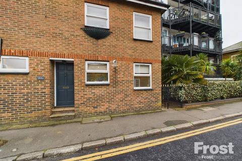 2 bedroom maisonette for sale, The Maltings, Church Street, Staines-upon-Thames, Surrey, TW18