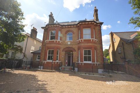 5 bedroom ground floor maisonette to rent, Worple Road, Epsom, Surrey. KT18