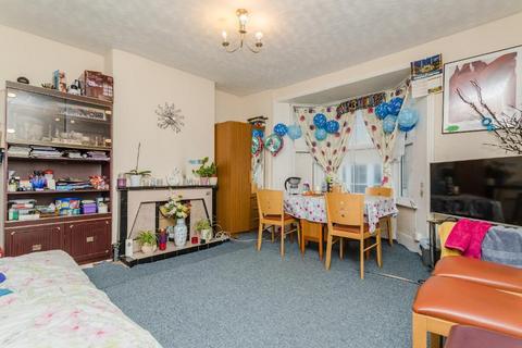 4 bedroom terraced house for sale, Montague Street, Worthing, West Sussex, BN11 3BX