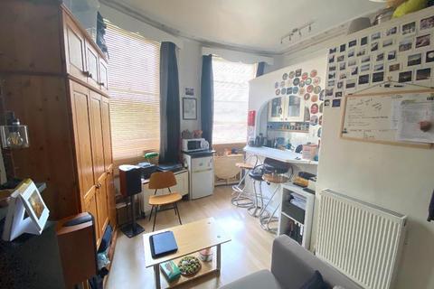 Studio to rent, Lansdowne Place, Hove, East Sussex, BN3 1FL