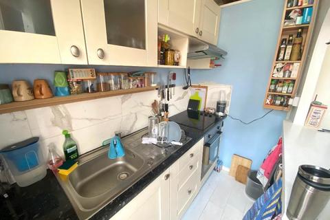 Studio to rent, Lansdowne Place, Hove, East Sussex, BN3 1FL