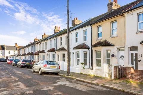 4 bedroom terraced house to rent, Beltring Road, Eastbourne, BN22 8JH