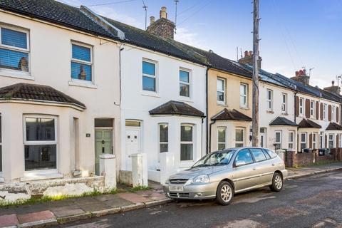 4 bedroom terraced house to rent, Beltring Road, Eastbourne, BN22 8JH