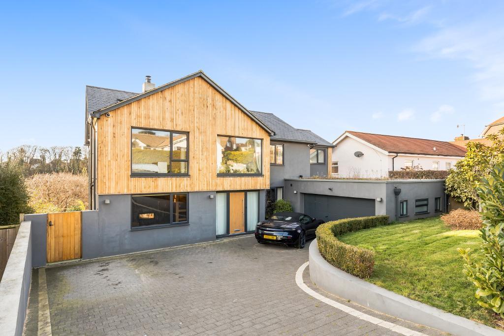 Downside, Hove, East Sussex, BN3 6QJ 5 bed detached house to rent £8,500 pcm (£1,962 pw)