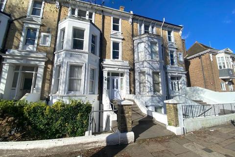 3 bedroom apartment to rent, Denmark Villas, Hove, BN3 3TH