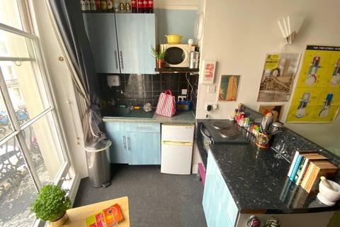 Studio to rent, Lansdowne Place, Hove, East Sussex, BN3 1FL