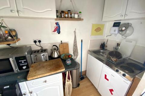 Studio to rent, Lansdowne Place, Hove, East Sussex, BN3 1FL