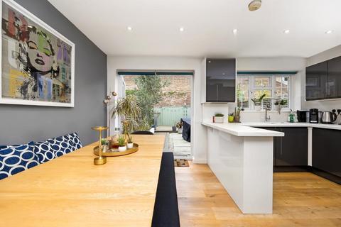 11 Barry Walk, Brighton, BN2 0HP