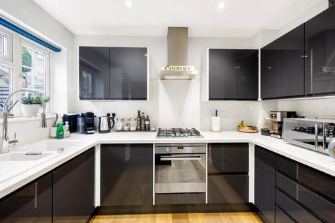 11 Barry Walk, Brighton, BN2 0HP