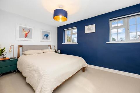 11 Barry Walk, Brighton, BN2 0HP