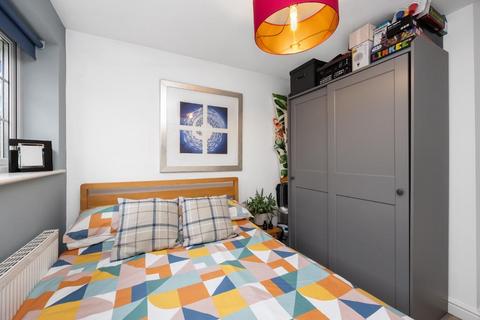 11 Barry Walk, Brighton, BN2 0HP