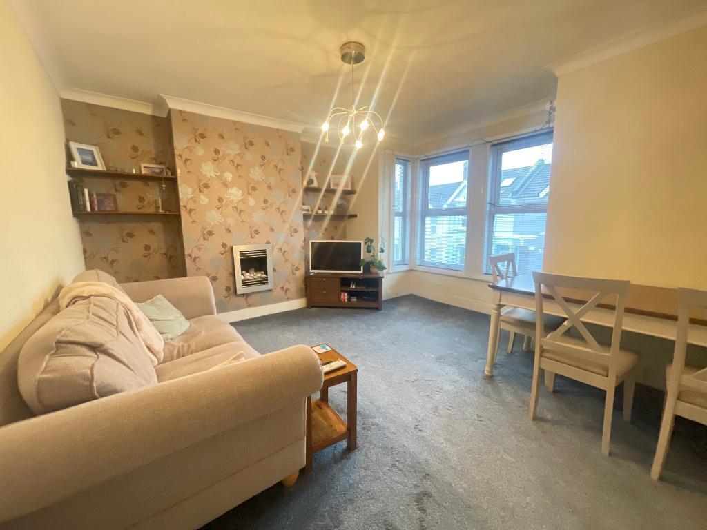 Hove BN3 1 bed apartment £1,000 pcm (£231 pw)