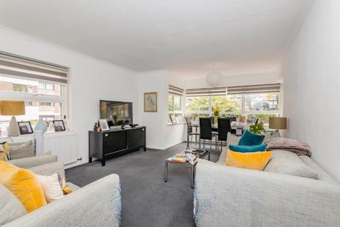 2 bedroom apartment for sale, Eaton Gardens, Hove, BN3 3UB