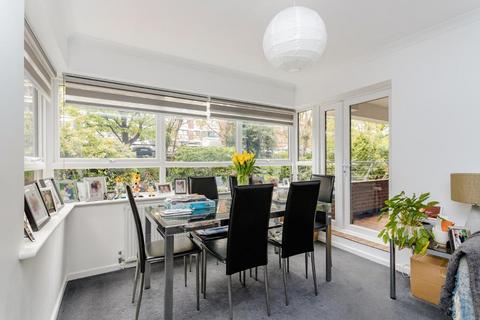 2 bedroom apartment for sale, Eaton Gardens, Hove, BN3 3UB