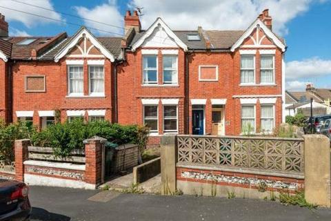 3 bedroom terraced house to rent, Coronation Street, Brighton, BN2 3AQ