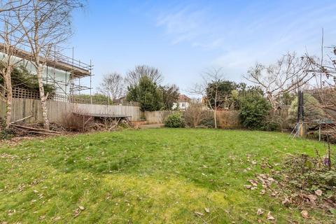 6 bedroom detached house to rent, Shirley Drive, Hove, BN3 6NQ