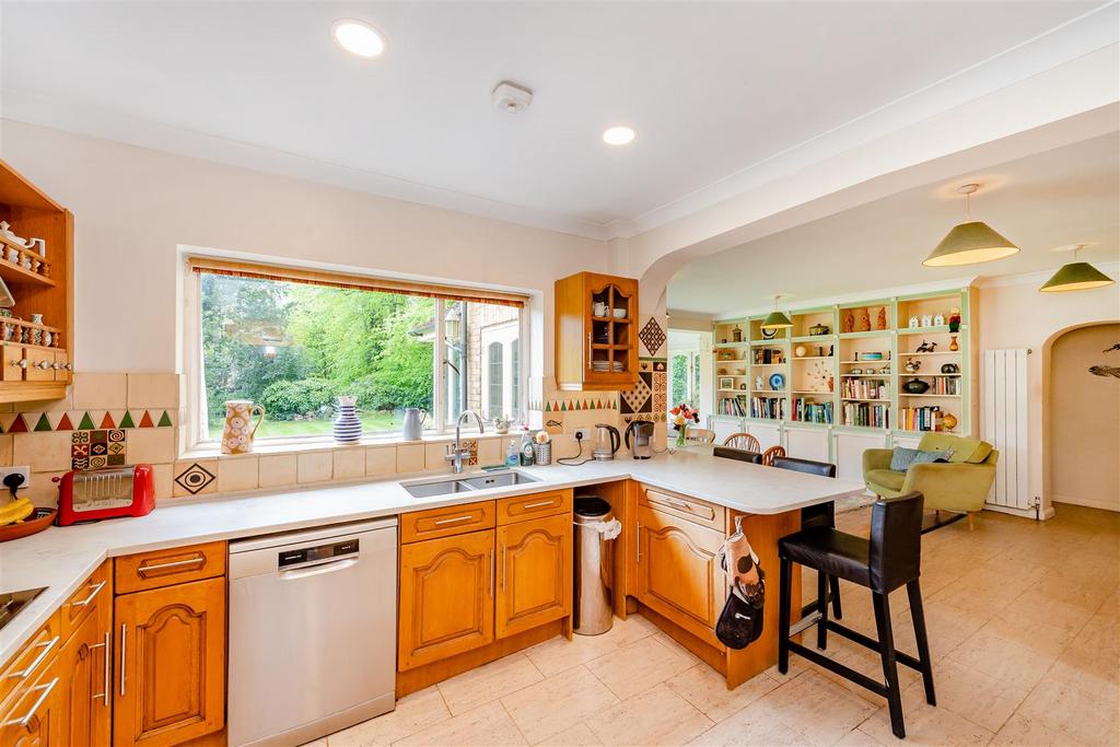 8552284-interior18.jpg