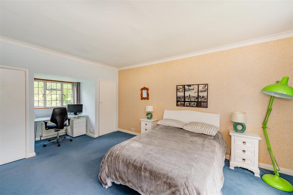8552284-interior10.jpg