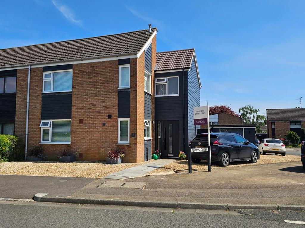 Russell Drive, Ampthill, Bedfordshire, MK45 4 bed semidetached house