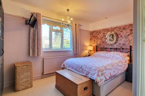 11 Alameda Walk, Ampthill, Bedford, MK45 2JX